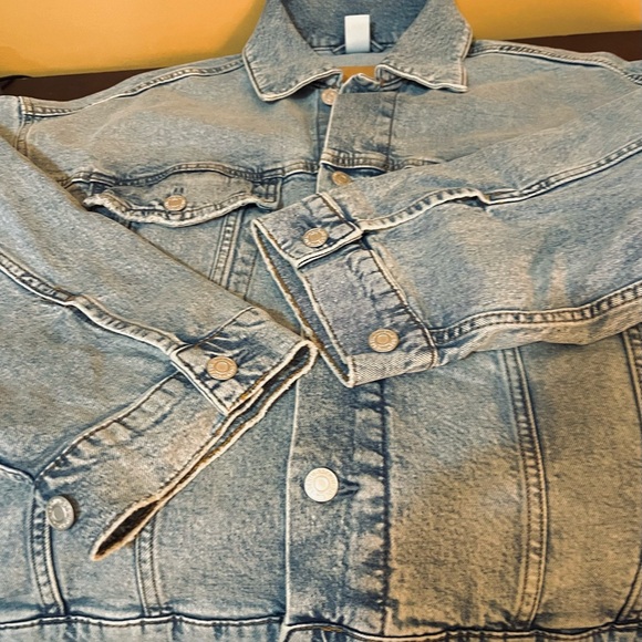 DENIM BASIC CLASSIC JACKET NWOT - Picture 2 of 10